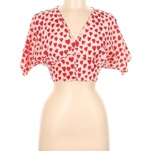 Vibrant Heart Pattern V-Neck Crop Top